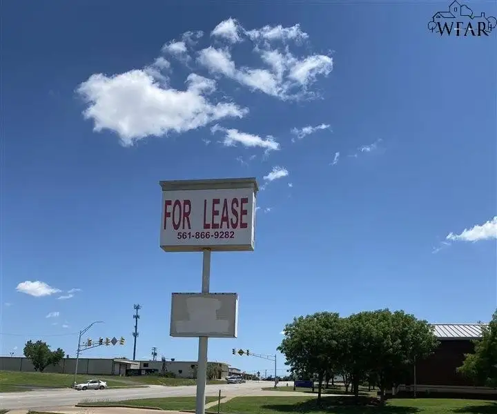 Prime 11,000 Sq. Ft. Commercial Property for Sale or Nnn Lease in Wichita Falls
