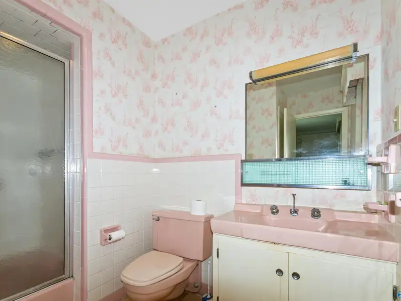 Versatile 2000 Sqft Home on 1.40 Acres in High-growth Huntsville Area