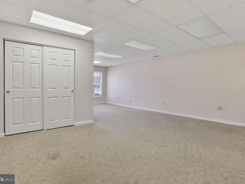 First-floor Commercial Office Suite in Desirable Ellicott City Location