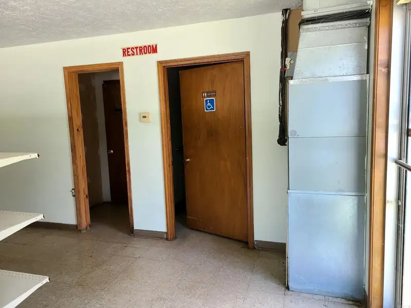Commercial Property with Highway Frontage, Multiple Buildings, and 6 Acres in St. Joe