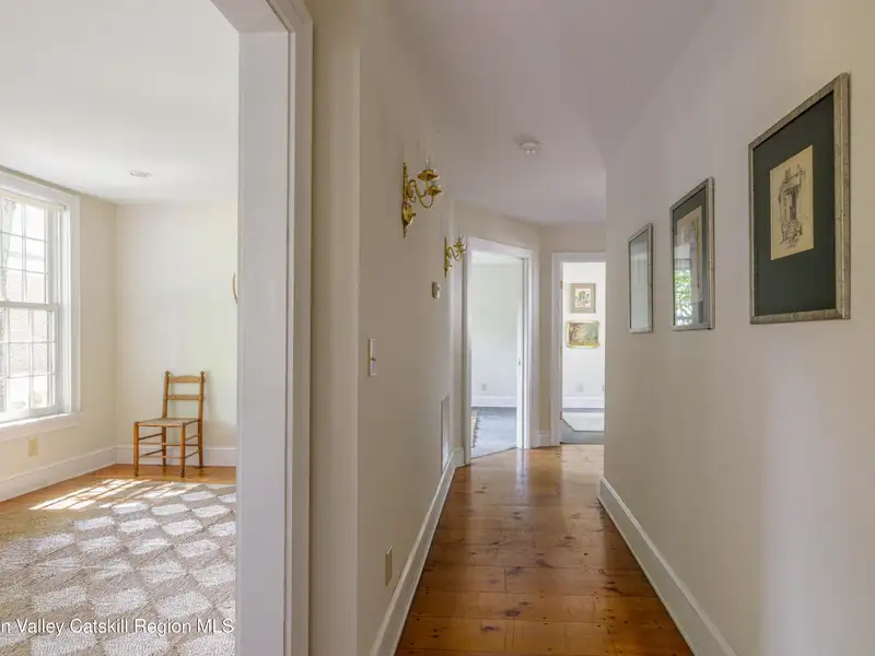 Historic Mixed-use Landmark in Kinderhook Village with Restaurant and Flexible Suites