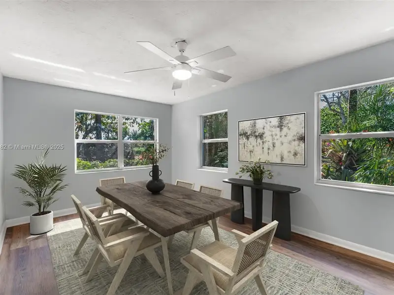 Remodeled 5-bedroom Home on 1 Acre in Redlands Near National Parks