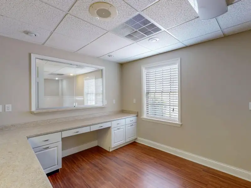 Medical Facility for Sale Near Hospital - 4,510 Sq Ft with Multiple Treatment Rooms
