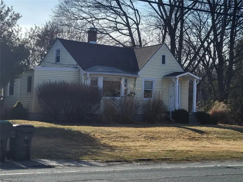 Mixed-use Property in Prime Location with Residential and Commercial Potential