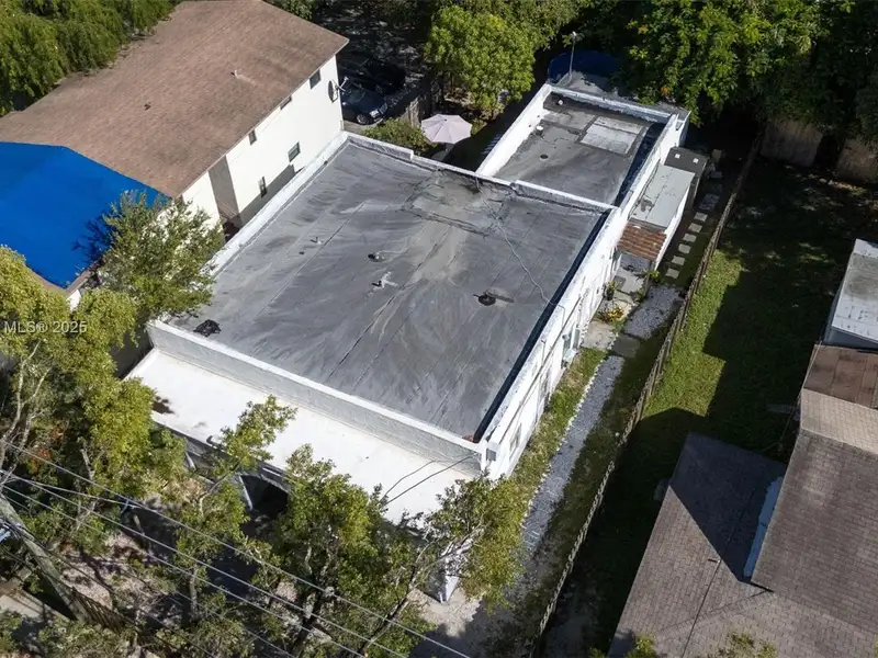 5-unit Multifamily Property in Miami's Opportunity Zone with Development Potential and Upgrades