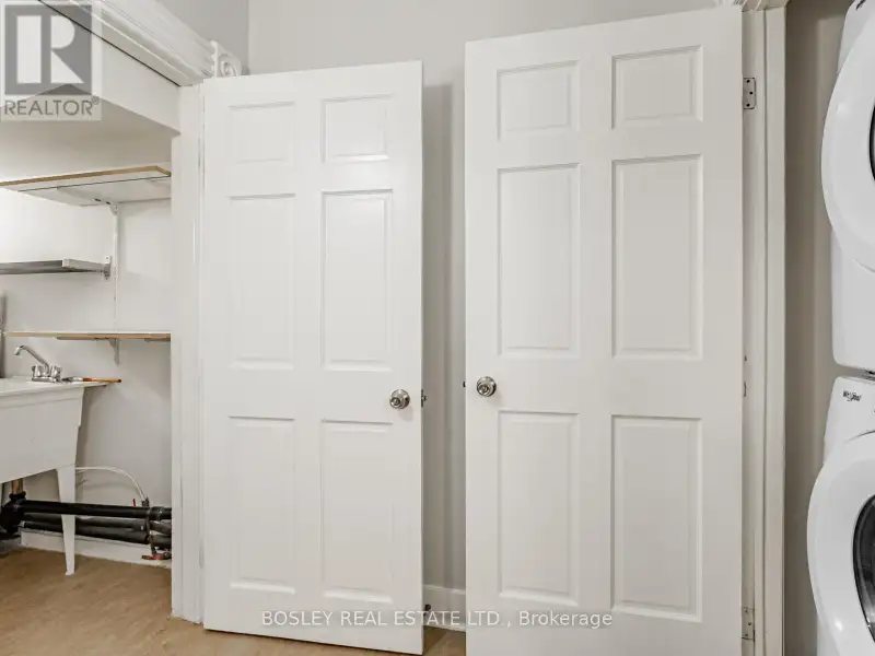 Charming Two-storey Apartment in Landmark Building on Queen St West