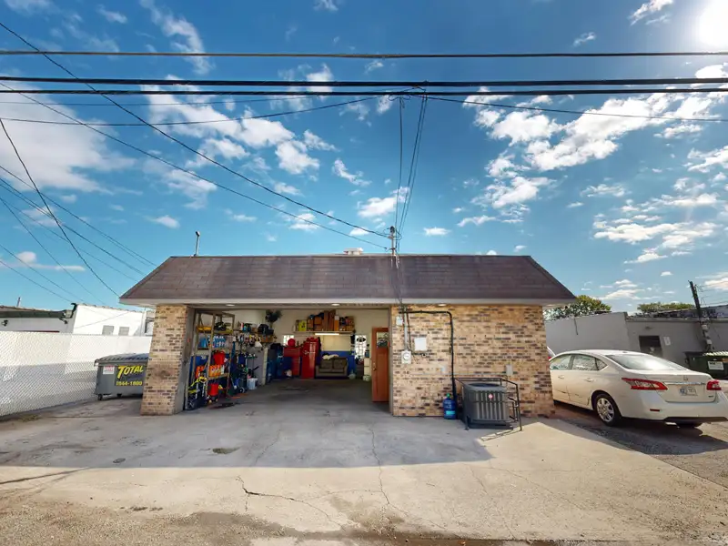 Versatile 870 Sq. Ft. Commercial Property on Calumet Ave, Hammond, In