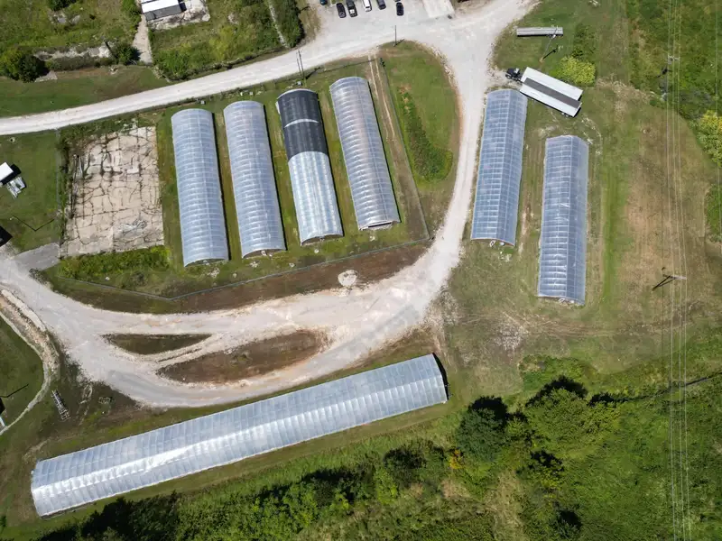 Versatile 150,000 Sq. Ft. Warehouse with Dock Access and Greenhouses in London, Ky