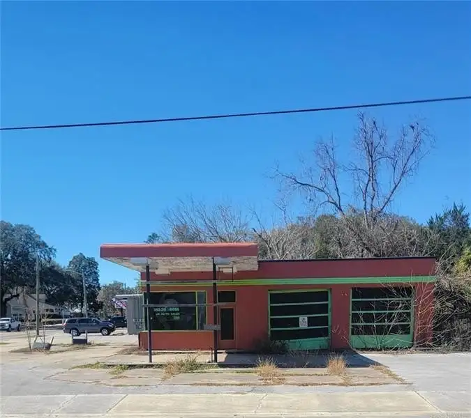Former Gas Station on High-visibility Corner in Newberry, Fl