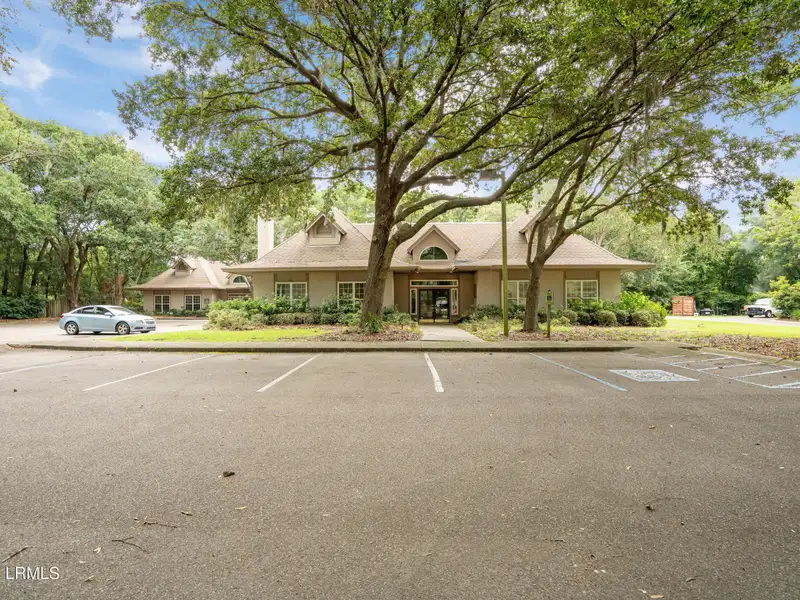 Multi-use Building with Long-term Tenant and Warehouse/office Space in Prime Location
