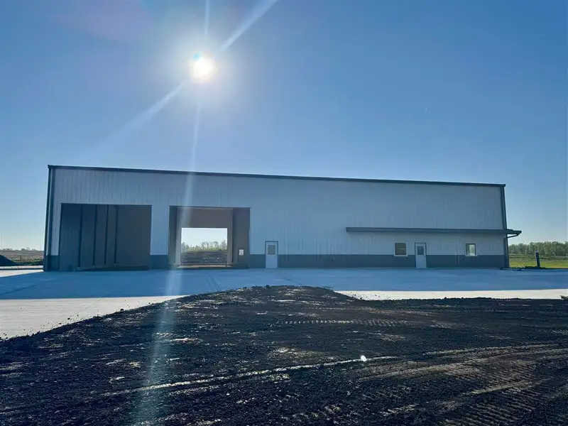 New Construction Light Industrial Building in Robins, C1 Zoning with Utilities and Access