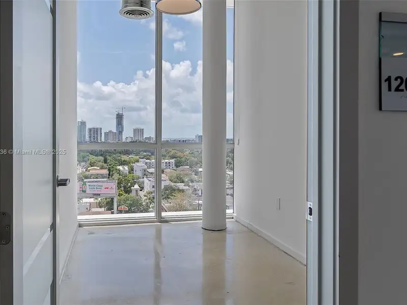 85sf Professional Office Space with City Views Near I95 and Brickell
