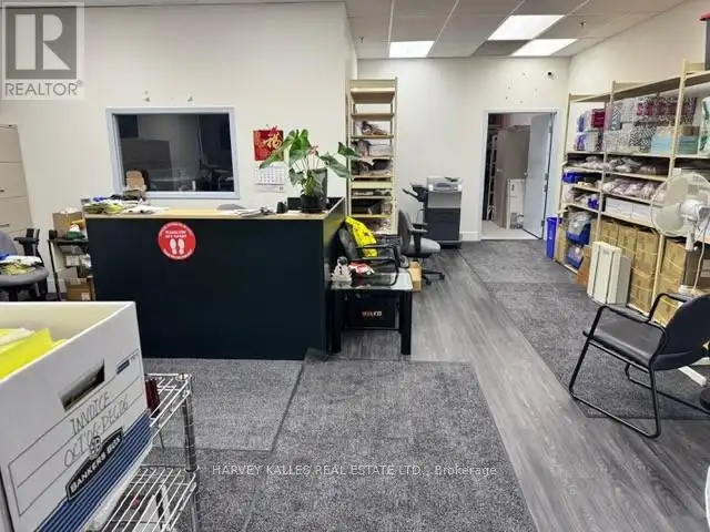 Spacious Commercial/industrial Unit in Beaver Creek Business Park with Versatile Layout