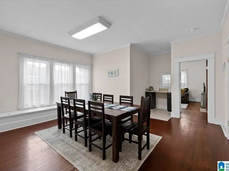 Renovated B-3 Zoned Home in High Traffic Area, Ideal for Air B&b or Event Rentals