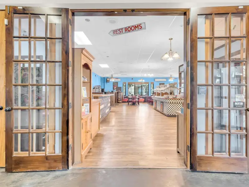 Established Restaurant for Sale in Prime Pawleys Island Location with Turn-key Opportunity