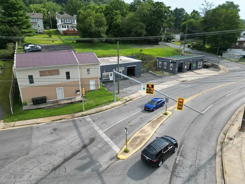 Turnkey Tire Business for Lease with Fully Equipped Office and Three Bays