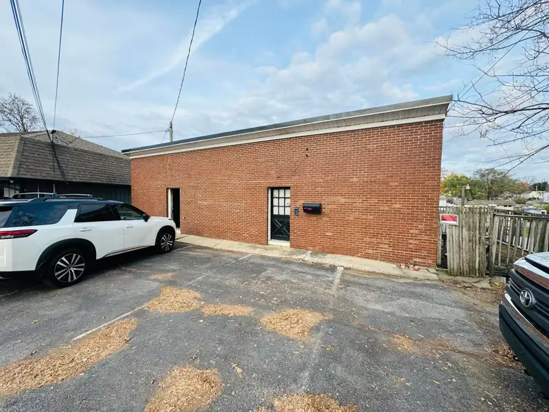 Downtown Georgetown Block Building with Parking, B-2 Zoning, 900 Sq Ft Per Level