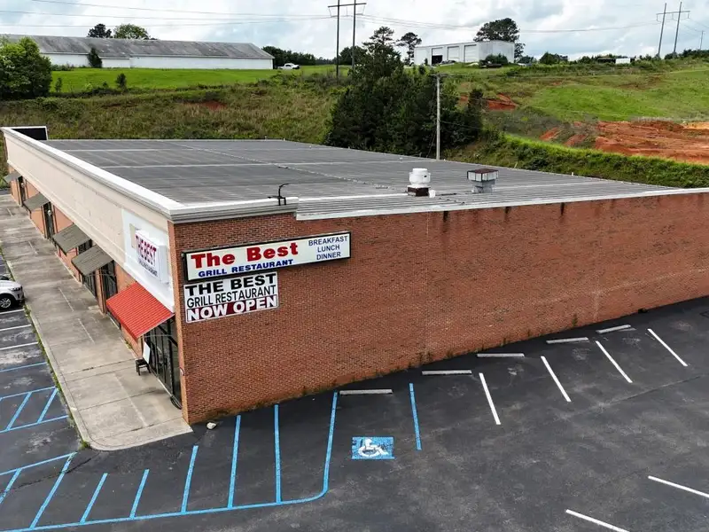 Commercial Strip Center on 3 Acres in Lafayette, Ga Near Walmart Supercenter