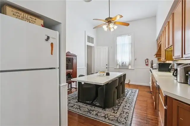 Spacious 2 Bed, 2 Bath Apartment with Balcony on Prytania Corridor