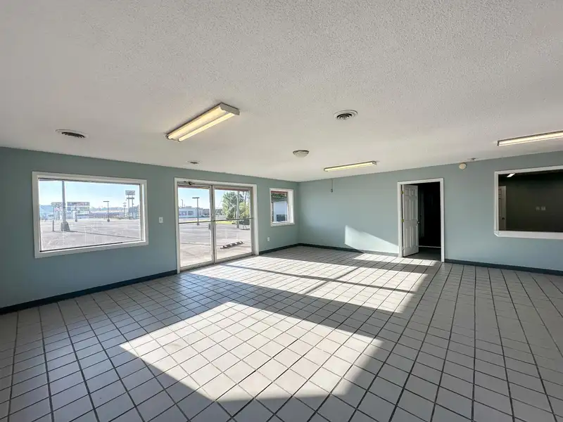 Versatile Commercial Property on Highway 25 N, Corbin with Showroom and Office Spaces