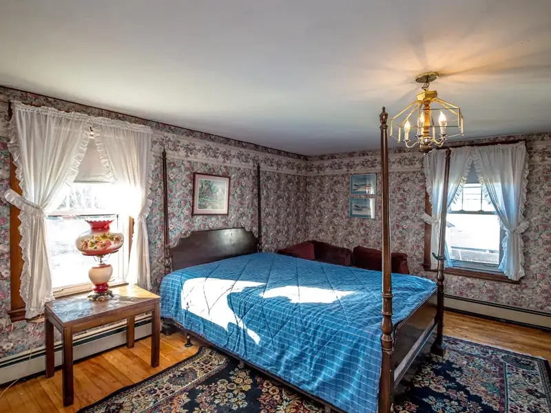 Du Bee Inn: Versatile Bed-and-breakfast with Mountain Views in the Great North Woods