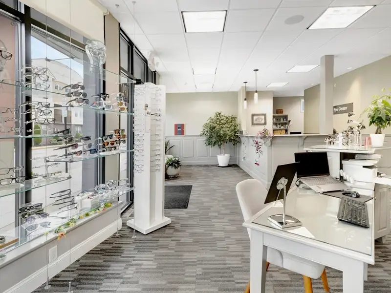 Versatile Retail Space for Lease in Downtown with High Visibility and Multiple Rooms