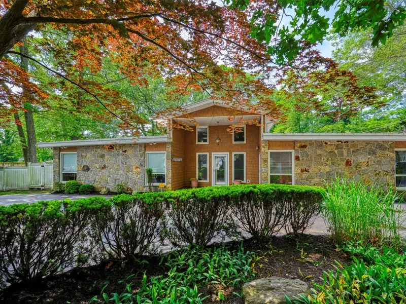 Unique Multi-use Property with Dental Practice and 2+ Bedroom Apartment in Prime Location