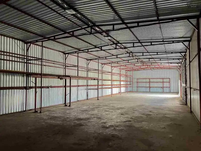 Commercial Property with Office, Living Quarters, and Warehouses in Wichita Falls Area