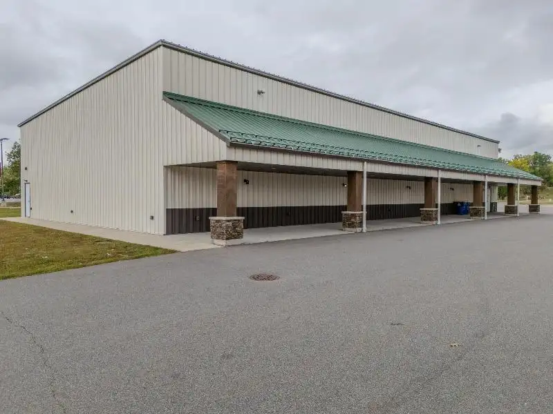 Prime Retail and Warehouse Buildings for Sale on Main St with High Traffic Counts
