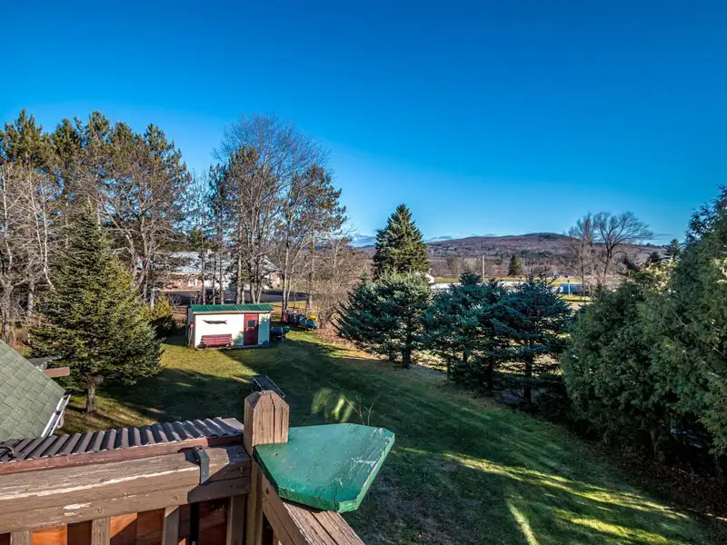 Du Bee Inn: Versatile Bed-and-breakfast with Mountain Views in the Great North Woods