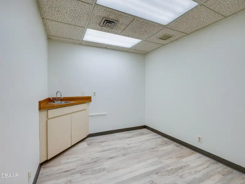 Upgraded 2112 S.f. Medical Office Space in Ormond Beach, Near Granada Blvd.