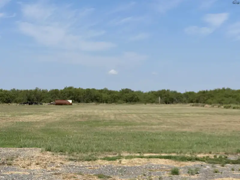 Commercial Property on 5.988 Acres with Warehouse and Storage Facilities