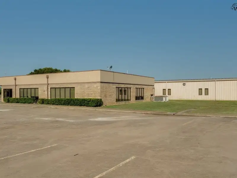 Warehouse and Office Complex in Business Park, 2716 Commerce, Excellent Truck Access
