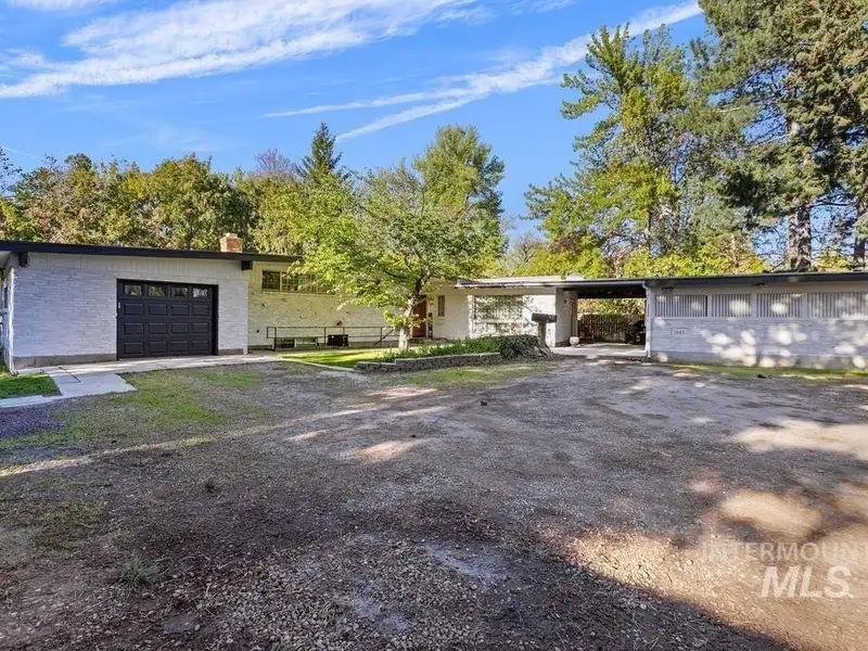 Unique Duplex and Bungalows in Boise Bench on over Half an Acre