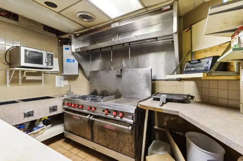 Historic Inn with Guest Suites and Motel Units in Wisconsin Dells
