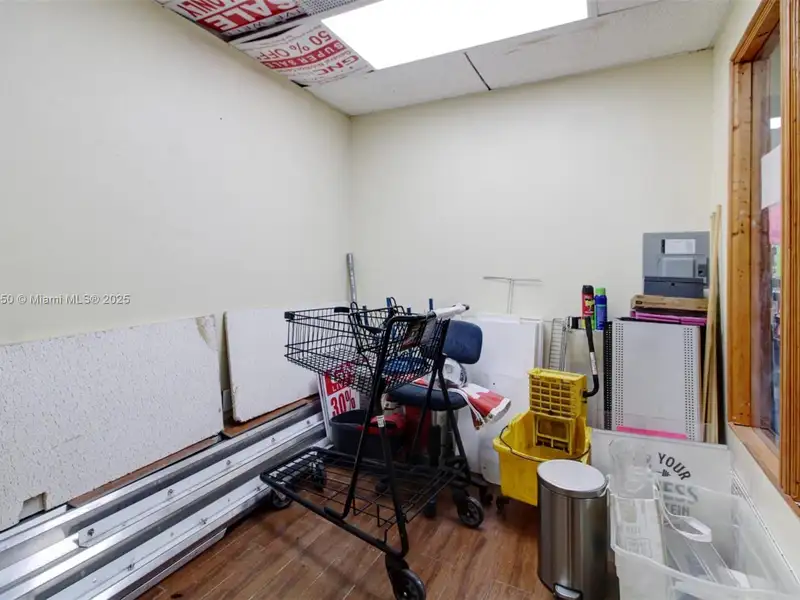 Turn-key Gnc Franchise for Sale in Prime South Miami Location