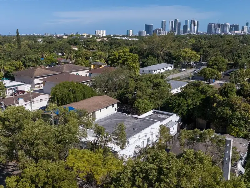 5-unit Multifamily Property in Miami's Opportunity Zone with Development Potential and Upgrades