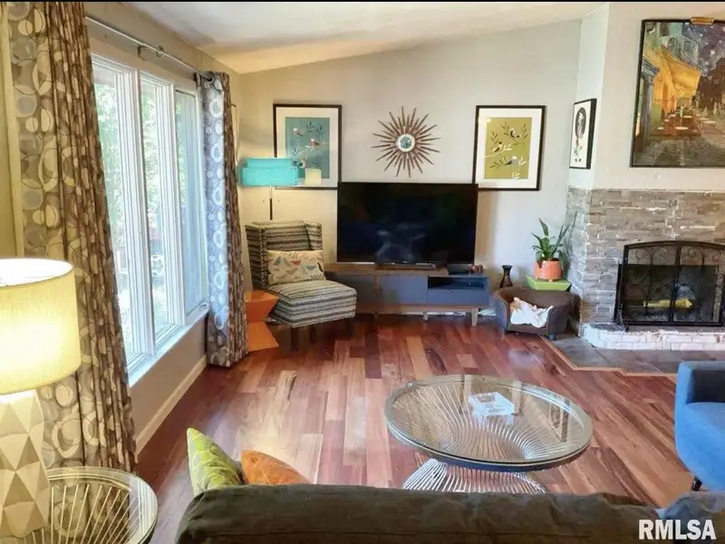 Versatile C-1 Zoned Property with 4 Bedrooms in Northwest Peoria Corner Lot