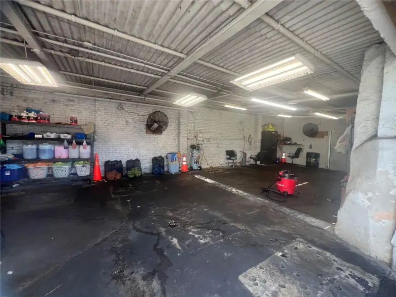 Income-producing Investment Property on South Main Street, 6.05 Acres with Diverse Tenants