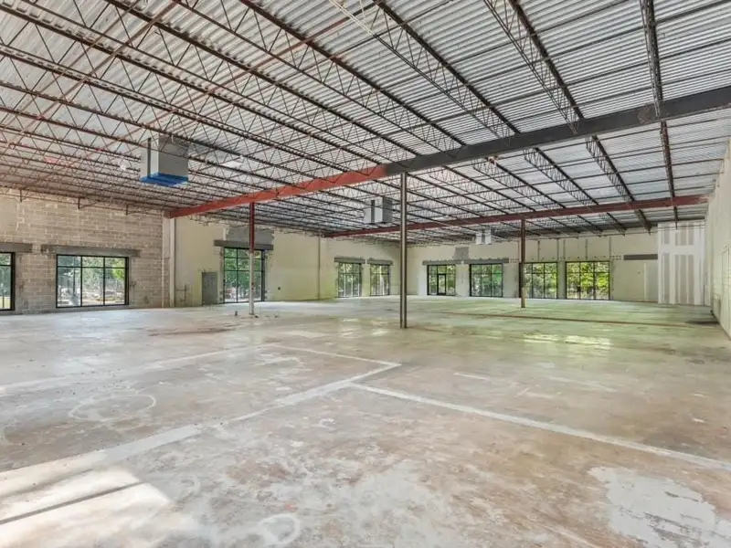 Industrial/flex Building in Prime Atlanta Location with Recent Upgrades and Parking Options