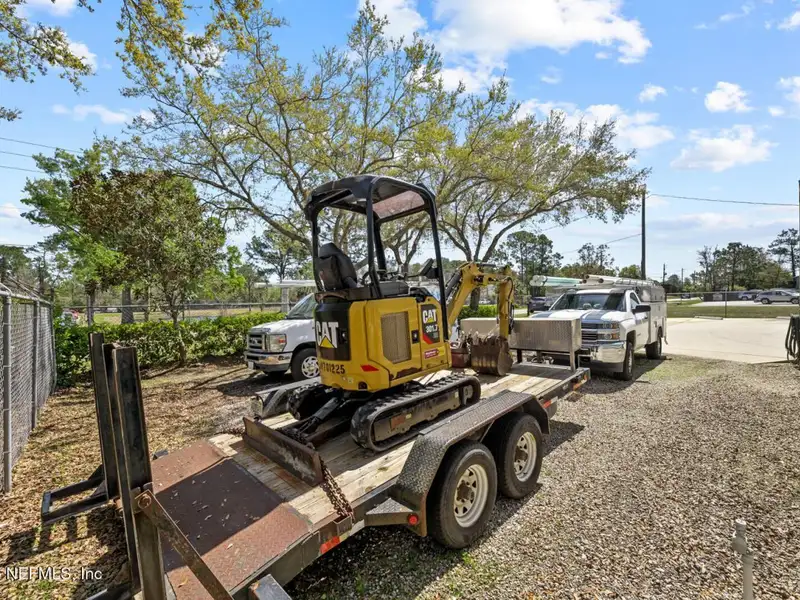 Commercial Building with Offices and Storage in St. Johns County, Ci Zoning