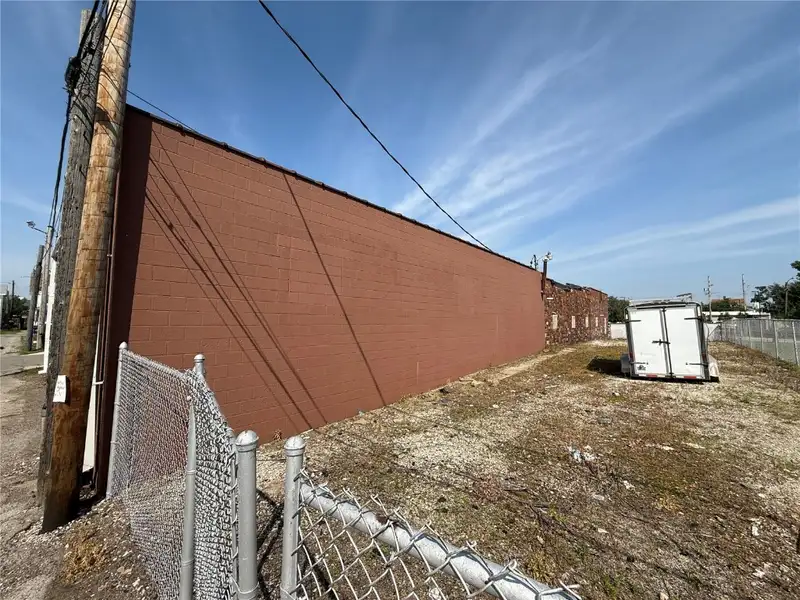 Flexible Warehouse/shop Space for Sale in Central Cedar Rapids, 5,600 Sf