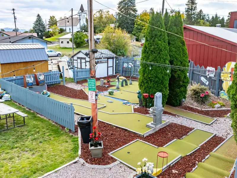 Historic Del's Bar & Grill: Profitable Lakeside Business in Somers, Mt with Liquor License