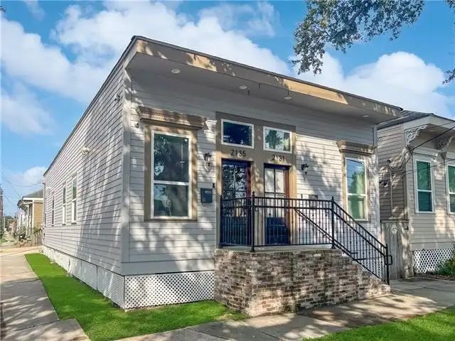 Move-in Ready Corner Office in Heart of New Orleans with Private Offices and Parking