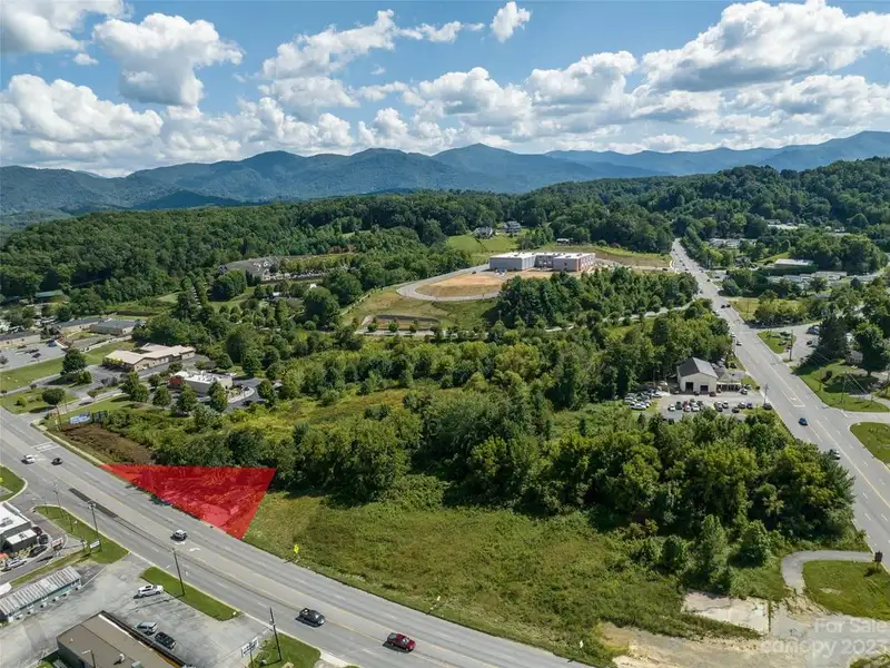 Commercial Land with High Visibility on Dellwood Rd, Adjacent to 9 Acres for Development