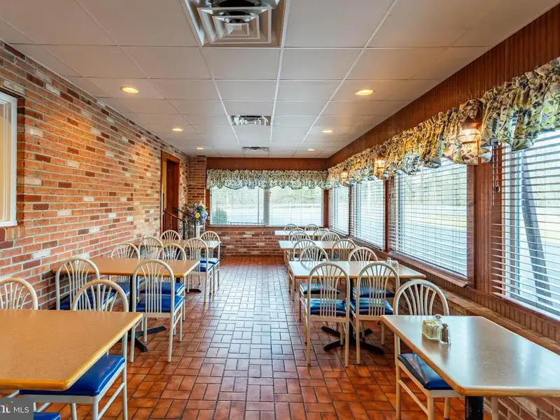 Established Restaurant with Commercial Kitchen and 120+ Seating in Hardy County