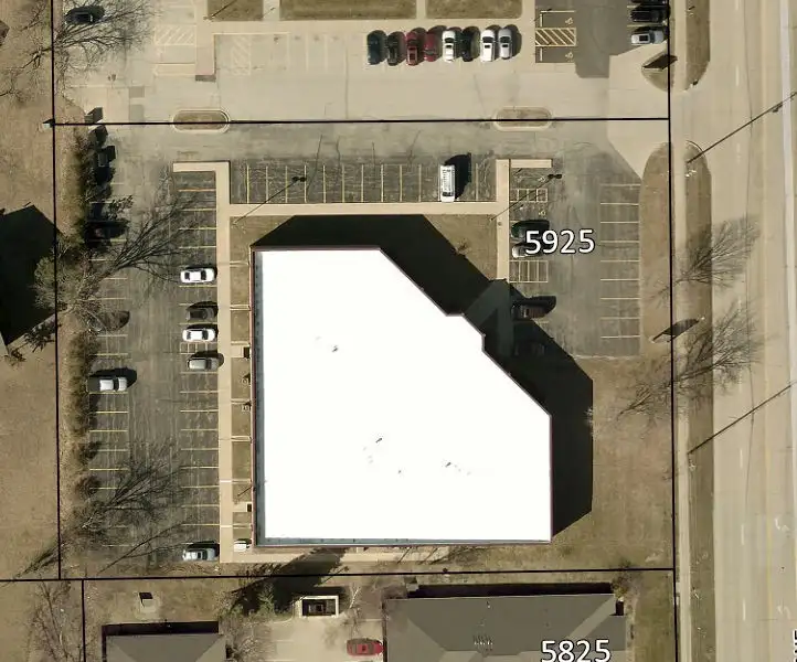 15,740 Sf Office Property with Updated Façade and Roof Near Council St. and Blairs Ferry