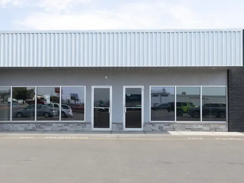 Fully Renovated Retail Center on High-traffic North Avenue with 4,000 S/f Unit Available