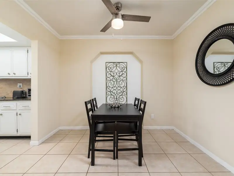 Turnkey 6-unit Airbnb Property in Prime Wilton Manors - Fully Renovated and Furnished