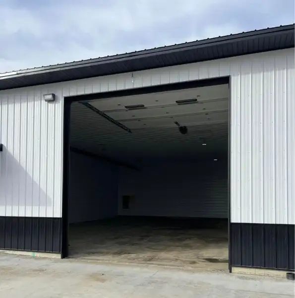 Newly Constructed Commercial Shop/warehouse Near Cr with Easy Highway Access